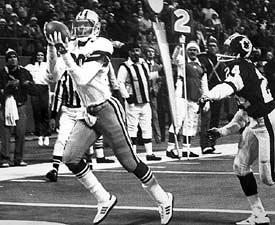 Tony Hill catches winning TD from Roger Staubach. (Photo: NFL Photos)