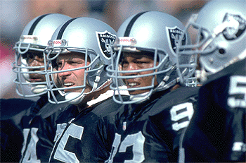 Howie and the Raiders' defensive line in 1992