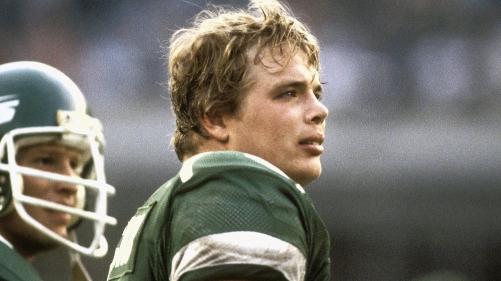 Sixth-round draft choices must show something extra to make it in the NFL. Joe Klecko was so versatile and so determined that he now has a bust in the Pro Football Hall of Fame.