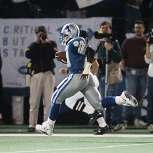 Barry Sanders runs for touchdown in 1991 NFL playoffs.