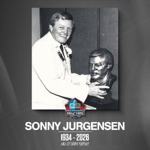 Sonny Jurgensen was a record-setting quarterback who became a fixture and fan favorite in Washington for more than six decades.