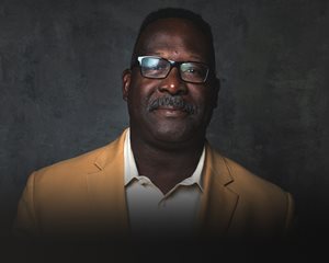 To help look ahead to the AFC/NFC Championship games, joining "The Mission" is New England Patriots legend Andre Tippett, a member of the Pro Football Hall of Fame’s Class of 2008.