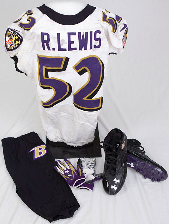 Ray Lewis' final game-worn uniform sent to the Hall of Fame