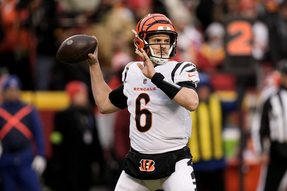 In relief of Burrow, backup quarterback Jake Browning completed 171 of 243 passes for 1,936 yards, 12 touchdowns, seven interceptions, and a 98.4 passer rating.