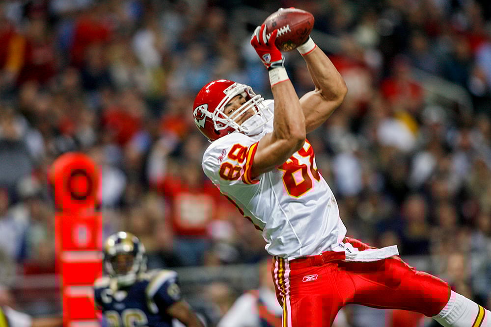 Hall of Fame tight end Tony Gonzalez catches the football.